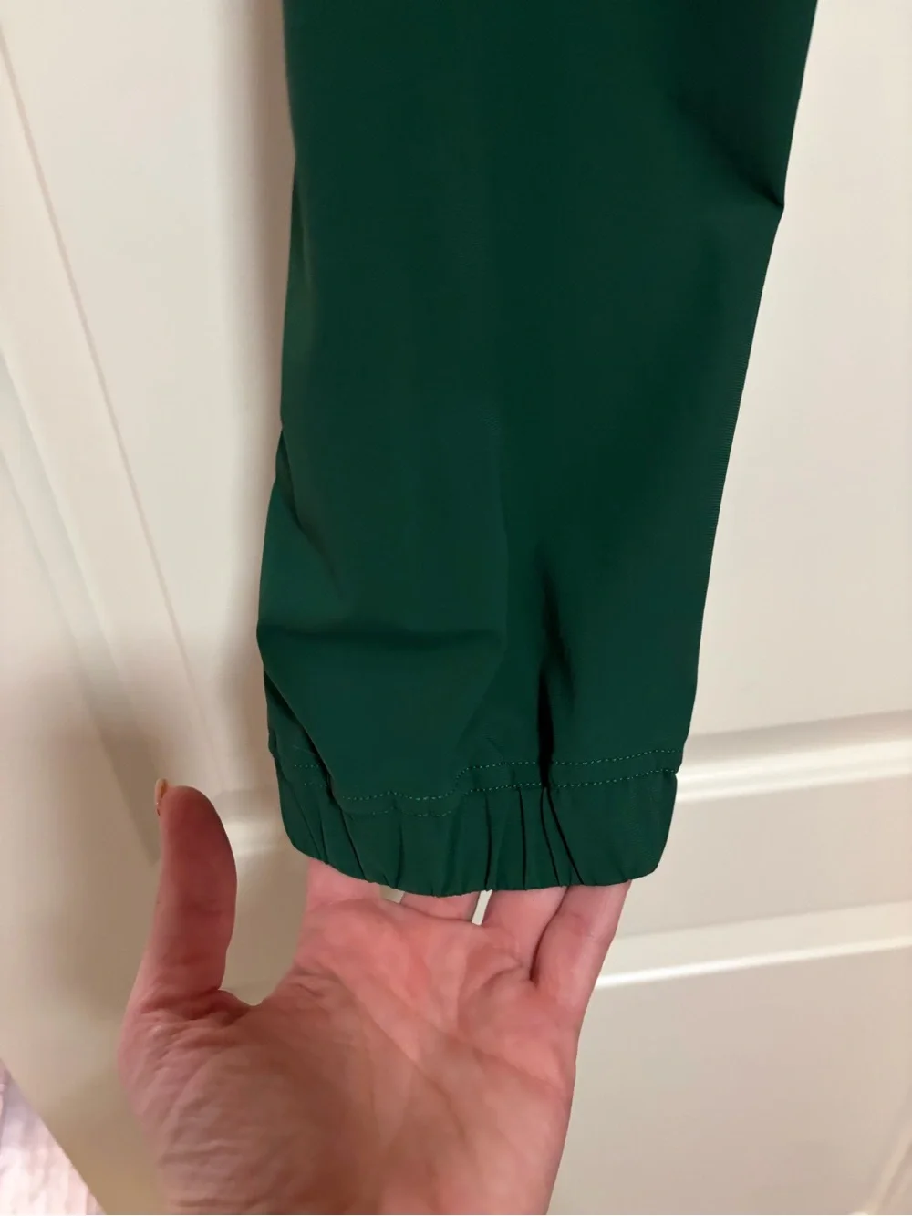 🍋🥝NWOT🍋🍋‍🟩lululemon Emerald Green Tapered Track Pants with Zippers 🍋🥝